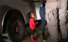洪都拉斯女童与母骨肉分离 哭泣照触动全球筹过亿助非法移民家庭