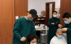 甘肅赴湖北護士集體剃頭被批煽情 院方：自願行為