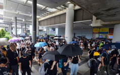 【堵塞机场】民航业7工会斥示威者「自私」 图以机场要胁政府