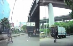 維港會： 電動滑板車男公路飛馳嚇親司機 網民轟「咪累死司機」