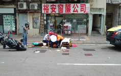 香港仔大道电单车撼穿梭小巴 外卖员手脚受伤送院