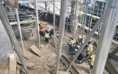 南韩仓库地盘棚架倒塌 两名中国工人死亡