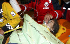 土耳其东部地震酿31死 母女被困28小时后获救