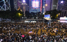 【修例风波】防暴警香港站外曾「喷椒」 一人被制服