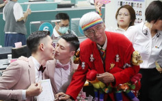 【亚洲首地】法案生效首日 台湾逾百同性伴侣登记结婚