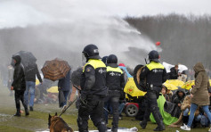 荷兰大选前夕爆反防疫示威 惹警民冲突20人被捕