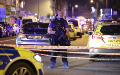 伦敦客货车撞人群或属恐袭　被撞清真寺曾为激进分子温床