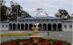 昆士蘭23歲男子駕車撞清真寺大門被捕