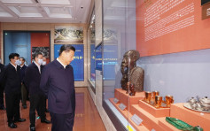 習近平訪中央禮品文物管理中心 參觀逾670件外交禮品