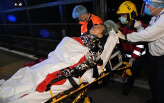 93歲老婦堅尼地城游早水遇溺 女傭與兩晨運客合力救起　