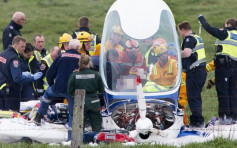 墨尔本小型飞机坠毁 港青年重伤命危