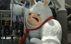 德遊戲展「瘋狂兔子」巨像成焦點 大人細路爭「打卡」