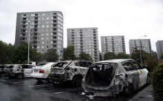 瑞典100車被少年幫派焚燒