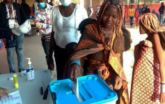 安哥拉大選持續進行點票 官方數據指執政黨暫大幅領先 