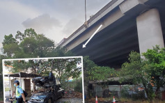 青葵公路私家車撞密斗貨車 再飛落20米橋底起火