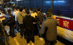 石硤尾耀東街冚百家樂及麻雀賭檔 警拘捕25男女