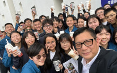 鄧炳強率青年領袖回訪深圳大學  參觀校園潮喝網紅茶飲感受地道風味︱Kelly Online