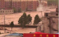 河南鞏義市暴雨成災 氣象局長一度被洪水沖走幸獲救