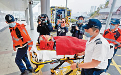 男警截查可疑車遭拒 被拖行250米受傷倒地