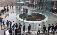 【iPhone X到手】终现人龙！上海数百人逼直营店