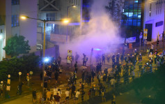 黄大仙警民冲突龙翔道一度被堵塞 示威者清晨散去