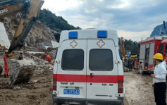 湖北五峰县山泥倾泻 救出5人9人失踪