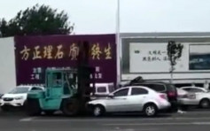 【片段】煙台警擊斃「殺人」司機 涉開鏟車亂撞1死10傷 