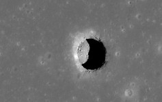 NASA发现有月球坑洞温度长年17℃ 适合建太空基地