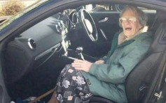 英107岁老妇驾车外出 行动太慢致超时被罚款