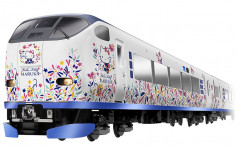 JR西日本月底推「Hello Kitty彩繪列車」 陪旅客來往京都