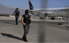 重装劫匪闯智利机场抢2.5亿现金  与警爆激烈枪战致2死