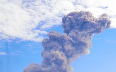 日本新燃岳火山再喷发 浓烟冲上2600米高空