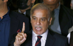 巴基斯坦变天｜反对党领袖谢里夫当选总理 示威者上街支持伊姆兰汗