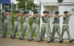 學解放軍中式步操 海關懲教逐步引入