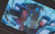 情侶巴士上層親熱 閉路電影直擊遭車長翻拍