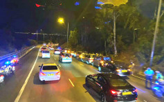 屯门公路2宗意外涉12辆车  车龙十多公里排至葵青