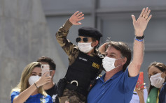 巴西增1.4万宗确诊超西意 总统无视社交限制与支持者会面