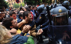 【独立公投】加泰隆尼亚投票站开门 警强行清场酿冲突