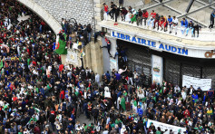 阿爾及利亞逾百萬人上街 抗議總統角逐第5個任期
