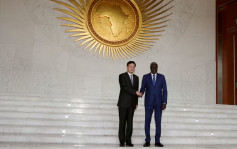 秦刚反驳有关中国被指为非洲带来债务陷阱