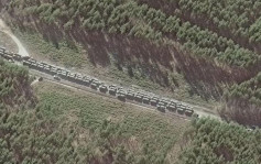 俄烏局勢｜俄軍開往基輔車隊長達64公里 烏克蘭南部赫爾松市受襲