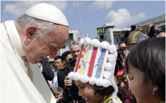教宗抵缅甸 信众仰光夹道欢迎