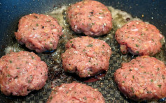 美4儿童染大肠杆菌死亡 食安中心：未煮熟汉堡肉可致食物中毒 