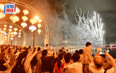 沙田节城门河烟火汇演庆回归 逾5000市民两岸欣赏