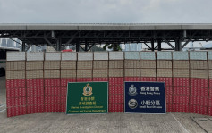 水警聯海關梅窩反走私 檢$886萬私煙扣查貨車 數男坐快艇全數逃逸