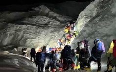 五一長假｜網傳珠穆朗瑪峰凌晨2點還塞滿未上山的人
