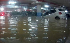 雨水湧入廣州屋苑地下停車場 逾200輛私家車被淹