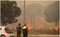 西班牙南部山火逾1800人疏散　威胁世界文化遗产