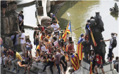 西班牙续打压加泰隆尼亚独立 学生上街捍卫公投权