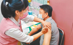 效法台北 陳其邁宣布高雄所有醫療人員強制打疫苗